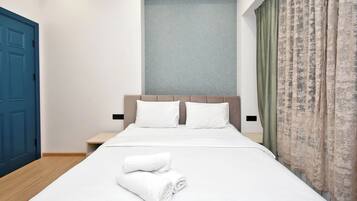 1 bedroom, blackout drapes, iron/ironing board, free WiFi