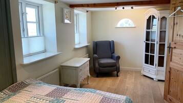 3 室のベッドルーム、WiFi (無料)