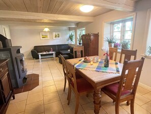 Dining - Enjoy a relaxing vacation in Pörksen Huus with room for the whole family (Aventoft)