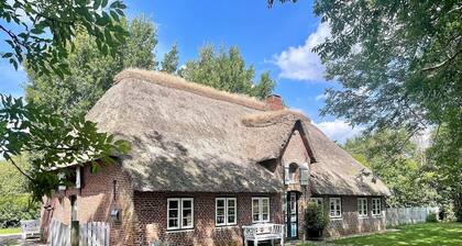 Entspannen im Pörksen Huus: Ihr komfortables Rückzugsort in Aventoft