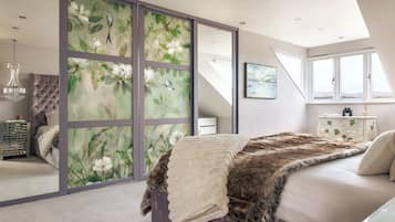 4 bedrooms, WiFi, bed sheets