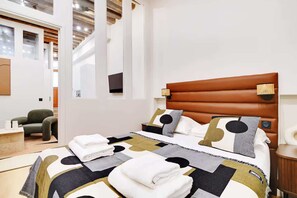 2 Schlafzimmer, Schreibtisch, Bügeleisen/Bügelbrett, WLAN