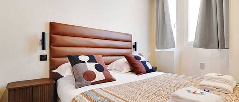 1 bedroom, desk, iron/ironing board, WiFi