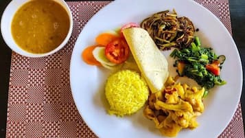 Desayuno para llevar incluido todos los días