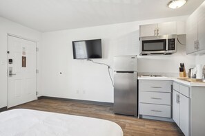 Desk, iron/ironing board, travel cot, free WiFi