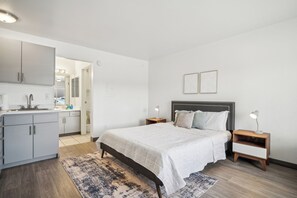 Skrivebord, strygejern/strygebræt, weekendseng, gratis Wi-Fi