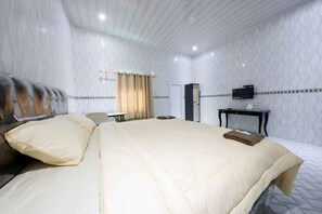 Room - Hotel Mega Nasional (Nias)