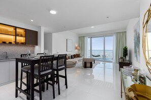 2 bedrooms - Coastal Living w Uninterrupted Sea Palm Views (Dubai)