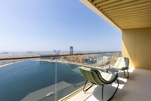 Apartment | 2 bedrooms - Coastal Living w Uninterrupted Sea Palm Views (Dubai)