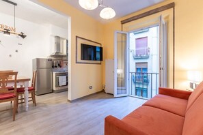 Apartment, 1 Bedroom, Balcony, Garden View | Living room - Romantic Apartment in Downtown (Florence)