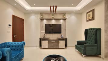 Apartment (2 Bedrooms) | Front of property
