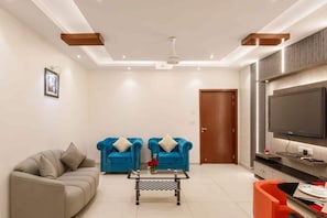 Apartment (2 Bedrooms) | Front of property