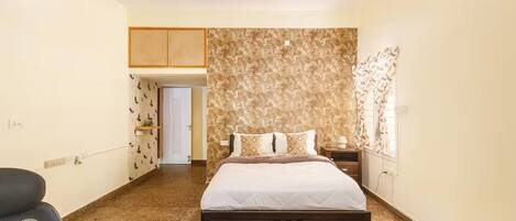 Villa (1 Bedroom) | 3 bedrooms, laptop workspace, iron/ironing board, bed sheets