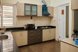 Villa (1 Bedroom) | Private kitchen | Microwave, oven, blender