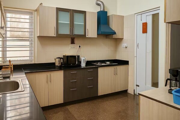 Villa (1 Bedroom) | Cocina privada | Microondas, horno y licuadora 