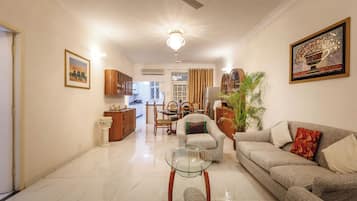 Apartment (2 Bedrooms) | Front of property