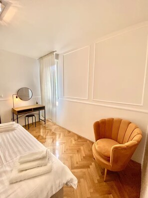 1 chambre, lit parapluie, Wi-Fi, draps fournis