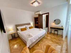 1 chambre, lit parapluie, Wi-Fi, draps fournis