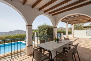 Villa | Outdoor dining