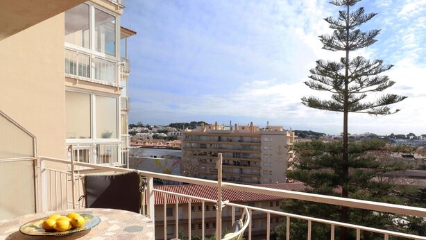 Outdoor dining - Seaside apartment in S'Agaró, 4 people, terrace (S'Agaró)