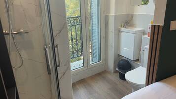 Bathroom | Shower, free toiletries, hair dryer, soap