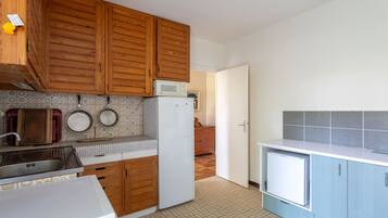 Réfrigérateur, micro-ondes, four, lave-vaisselle