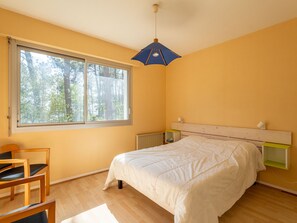 5 bedrooms