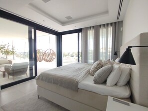 5 bedrooms, free WiFi, bed sheets