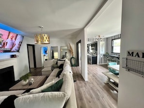 TV connectée, cheminée