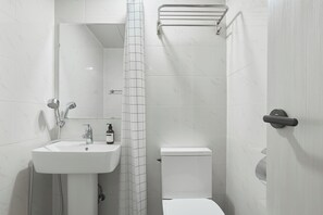 Double Room (non-Korean nationals only) | Bathroom | Shower, hair dryer, bathrobes, slippers - Dawoo House2 (Seoul)