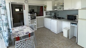 Refrigerador, microondas y lavavajillas