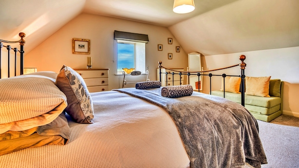 3 Schlafzimmer, Bügeleisen/Bügelbrett
