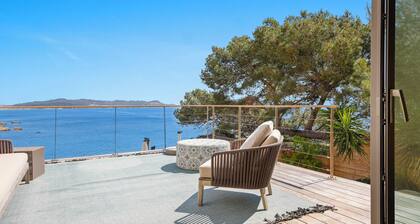 Les Falaises de Fabregas Exceptional villa overlooking the Mediterranean