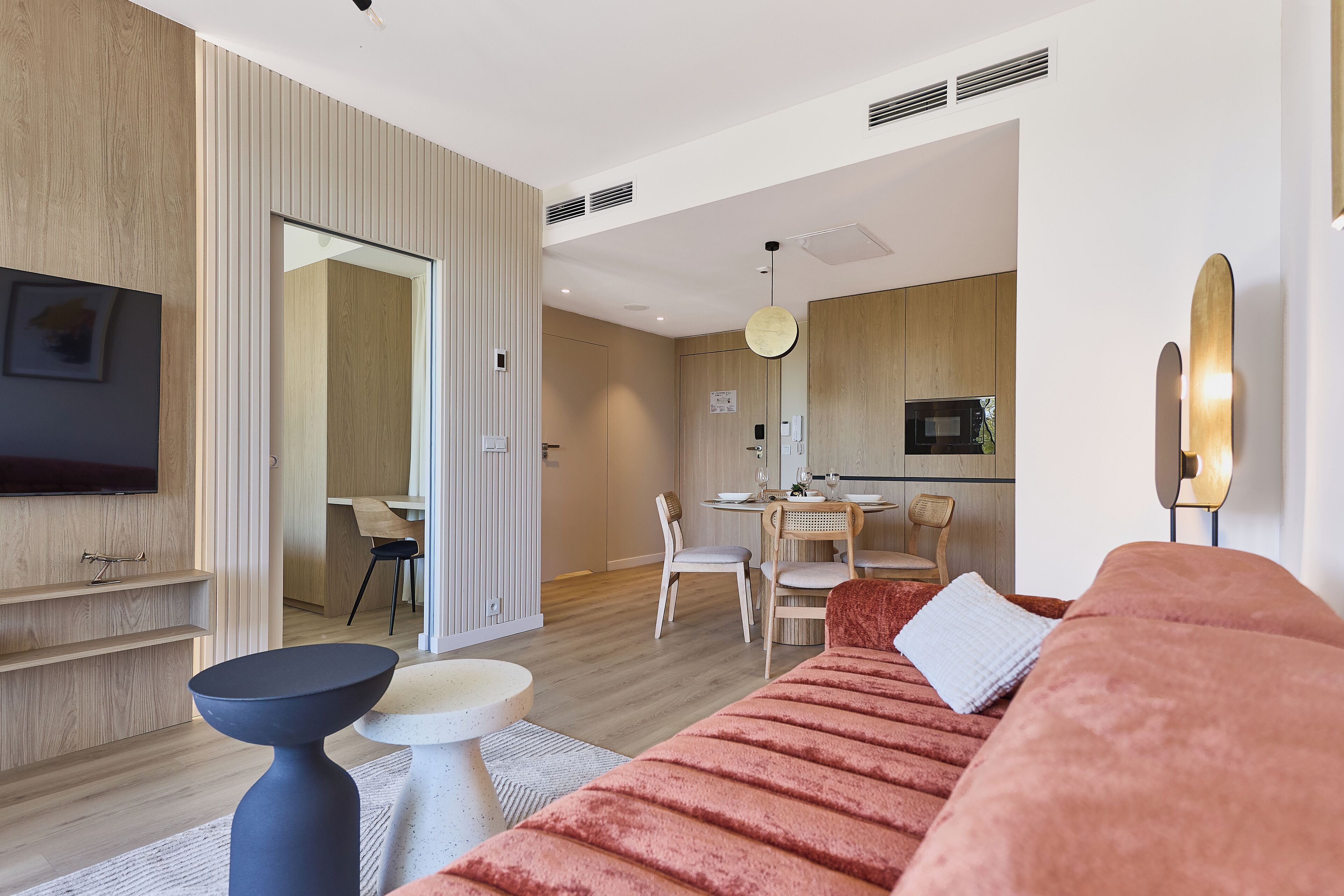 Luxury-Apartment, Balkon, Parkblick | Wohnbereich