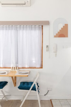 Apartment | 1 bilik tidur, meja