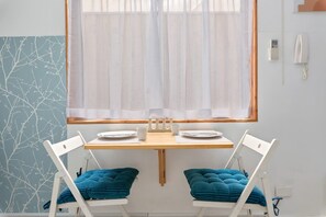 Apartment | 1 bedroom, desk - Beach Front Ocean Breeze Studio With Aircon (Sydney)