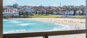 Ocean View Luxury 3 Bedroom Home With Balcony