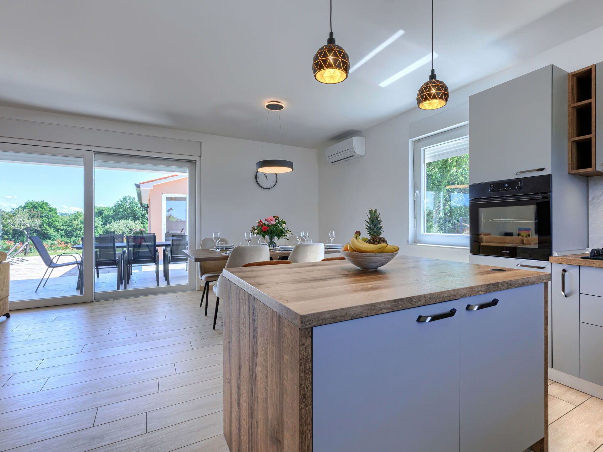 Meubles, Sol, Design Intérieur, Comptoir, Bois, Sol, Cuisine, Plafond, Domicile, Cabinetry