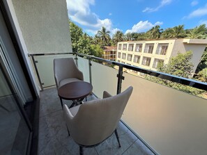 Dobbeltrom – superior, byutsikt | Skrivebord, skrivebord for bærbar PC, lydisolert og strykejern/-brett