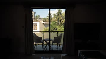 Superior Double Room, City View | Desk, laptop workspace, soundproofing, iron/ironing board