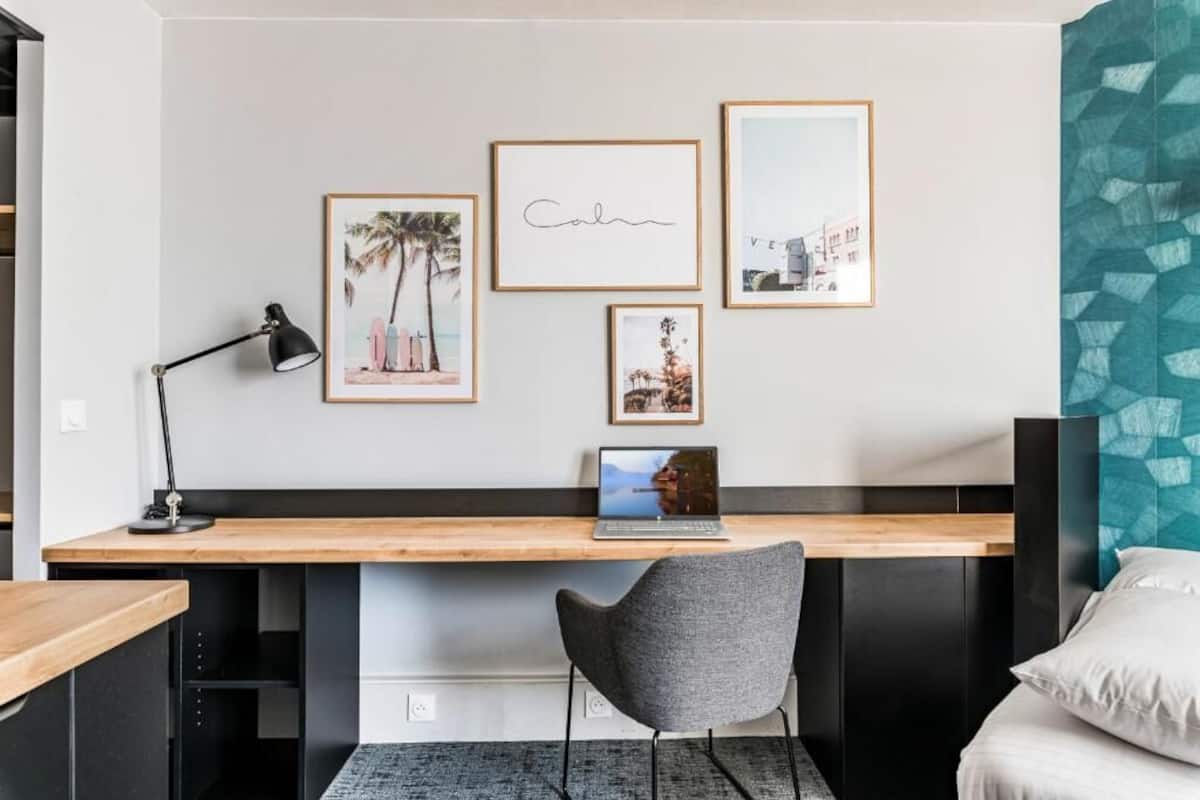 Basic Studio, Garden View | Laptop workspace, blackout drapes, soundproofing, free WiFi