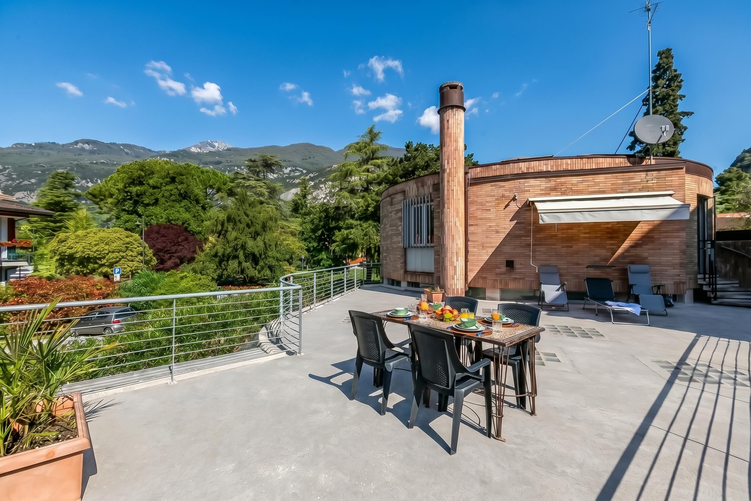 Standard Apartment, Multiple Bedrooms (The Arco Round House) | Outdoor dining