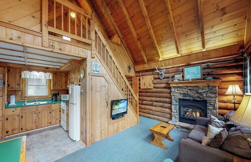 Rough Cut Lodge - Oak Cabin