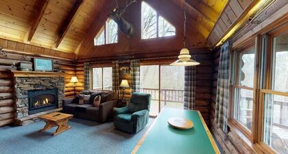 Rough Cut Lodge - Oak Cabin