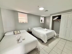 5 bedrooms, iron/ironing board, free WiFi, bed sheets