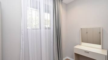 1 bedroom, blackout drapes, iron/ironing board, free WiFi