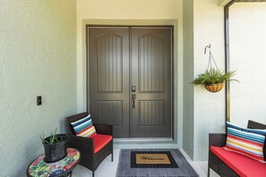 Property grounds - Welcome to our vacation retreat Southern Haven. We are located in South Gulf Cove of Port Charlotte (Port Charlotte)