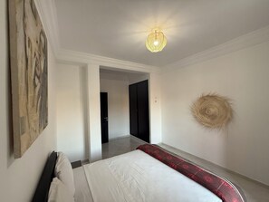 2 chambres, fer et planche à repasser, Wi-Fi, draps fournis