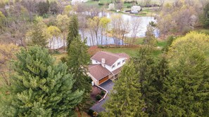 Exterior - Private•CREEKside•fireplc•pool table•KING bed•patio•BBQ•AC•WIFI•nature lovers (Newville)