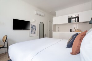 Unclassified image, 3 of 25, button - Lapa Diplomatic Flat 1 4 by Feel Lisboa (Lisbon)